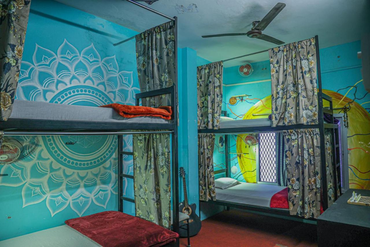 Good Vibes Hostel Varanasi Luaran gambar