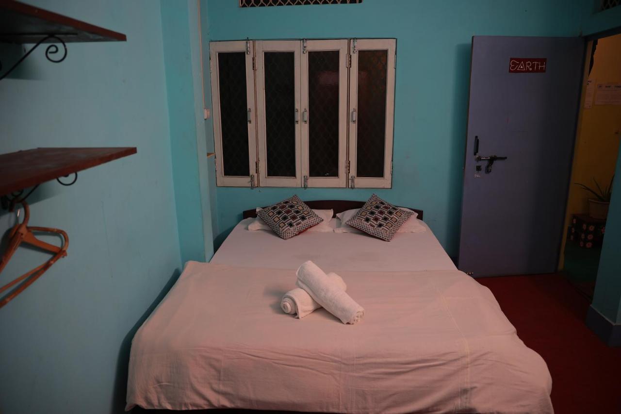 Good Vibes Hostel Varanasi Luaran gambar