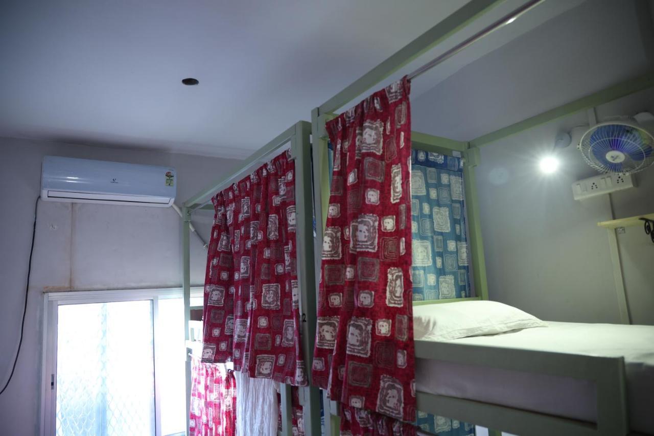 Good Vibes Hostel Varanasi Luaran gambar