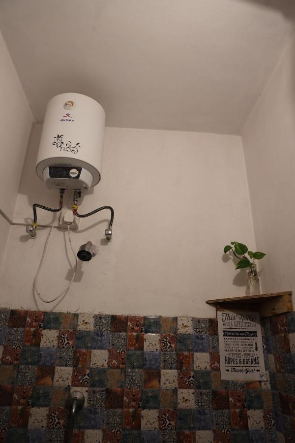 Good Vibes Hostel Varanasi Luaran gambar