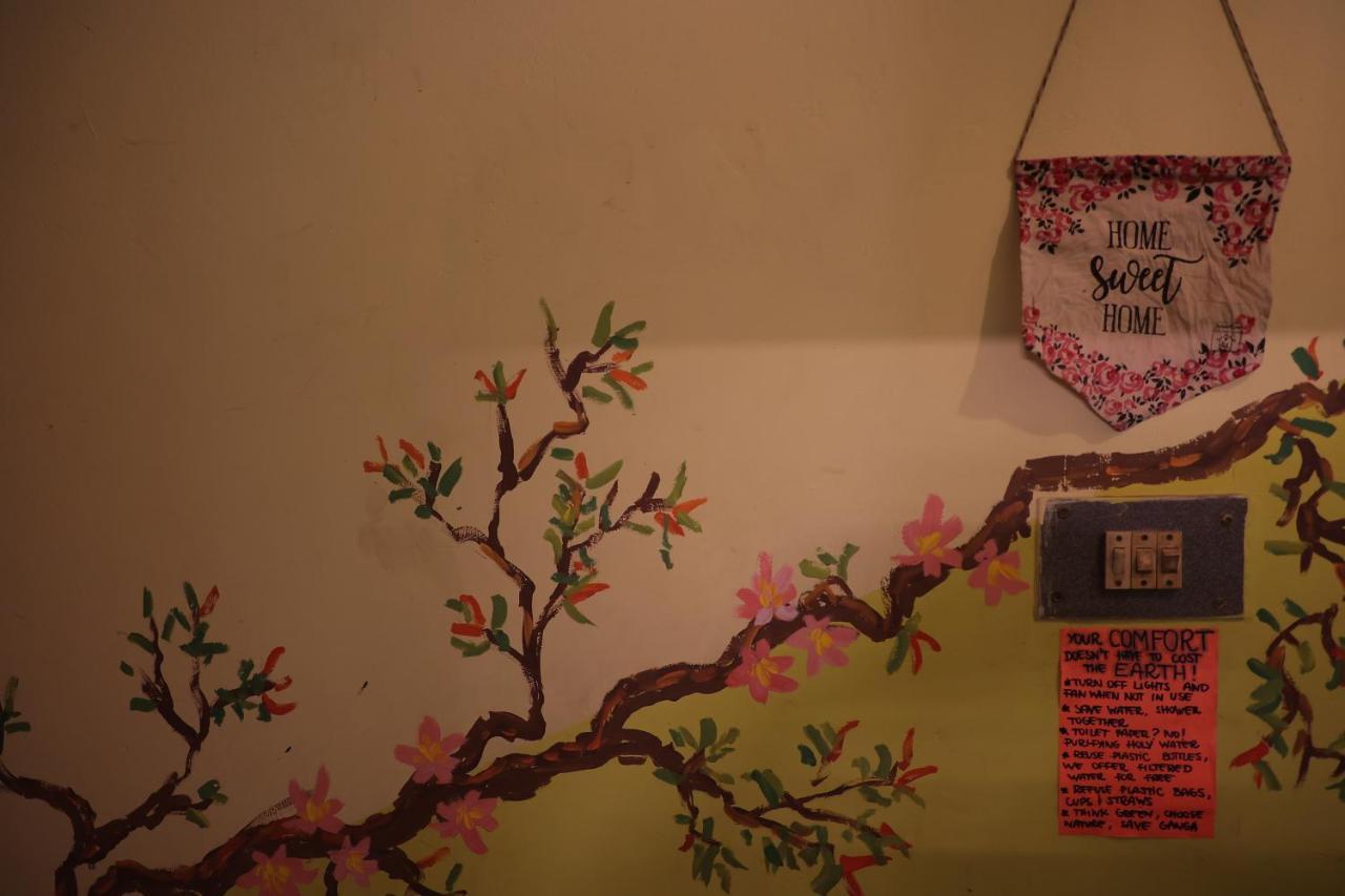 Good Vibes Hostel Varanasi Luaran gambar