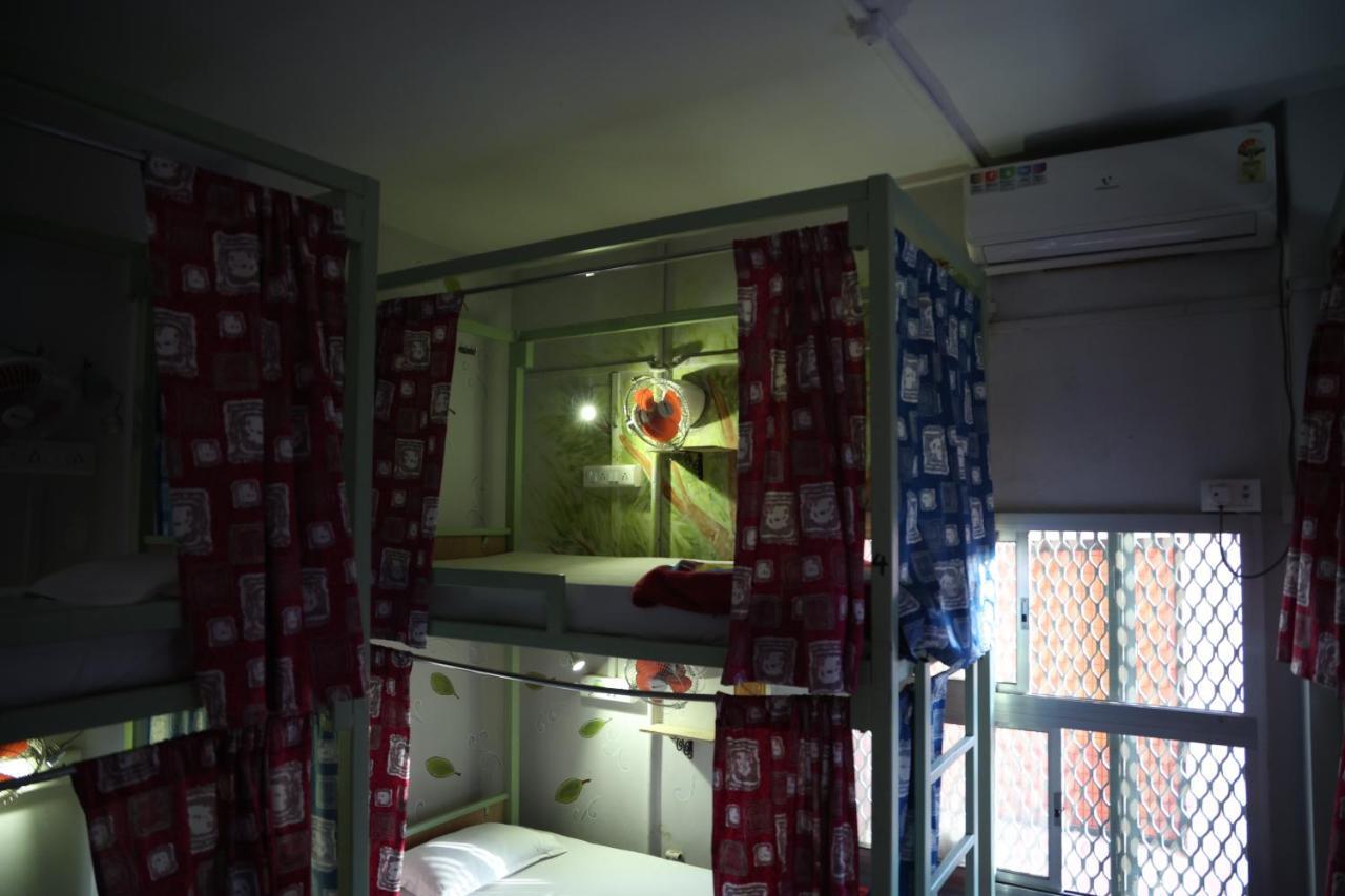 Good Vibes Hostel Varanasi Luaran gambar