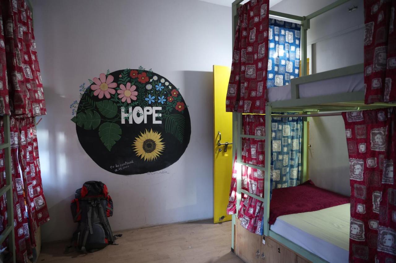 Good Vibes Hostel Varanasi Luaran gambar