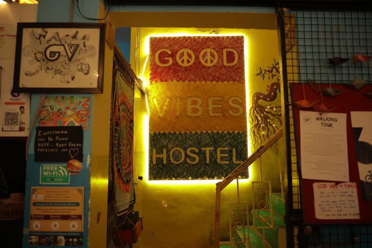 Good Vibes Hostel Varanasi Luaran gambar