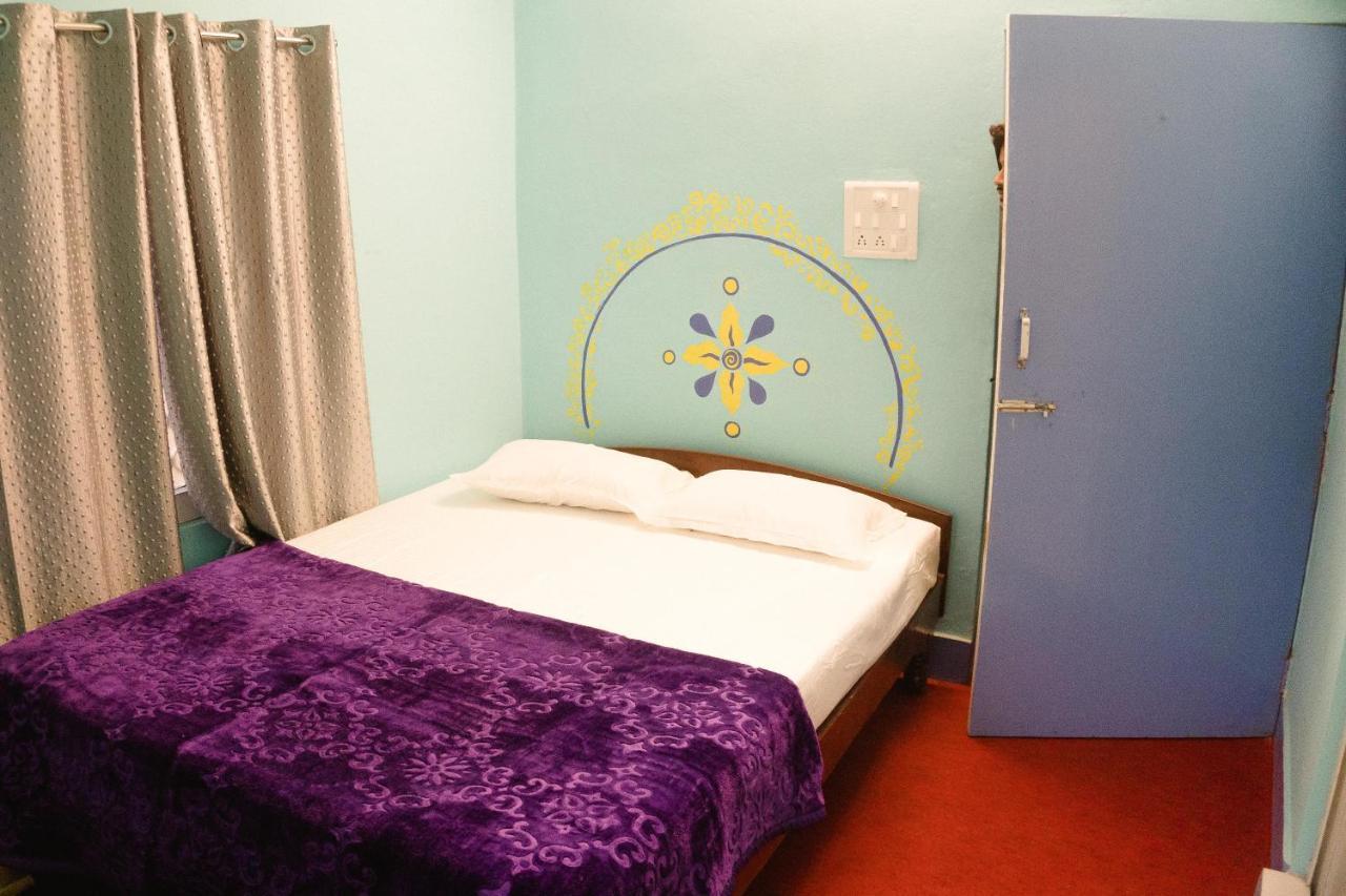Good Vibes Hostel Varanasi Luaran gambar