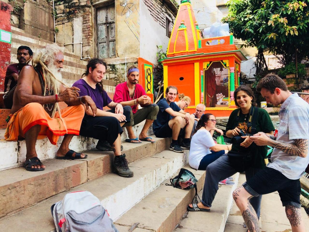 Good Vibes Hostel Varanasi Luaran gambar