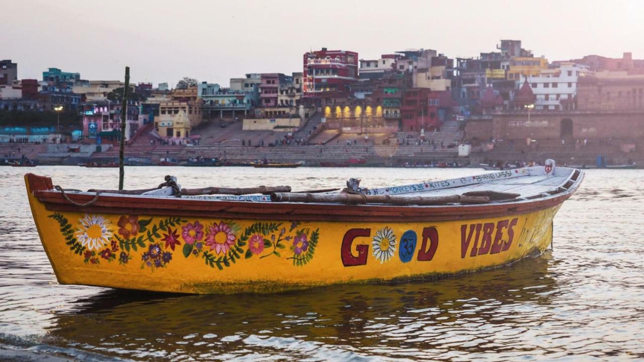 Good Vibes Hostel Varanasi Luaran gambar