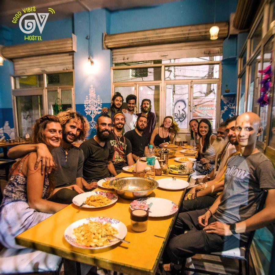 Good Vibes Hostel Varanasi Luaran gambar